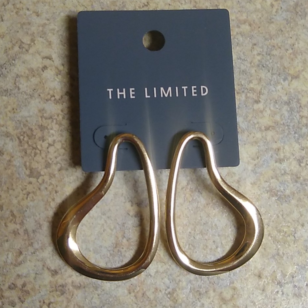 😻 3 For $15 Big Shape Gold Tone Stud Earrings